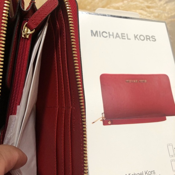 MICHAEL KORS Authentic Large Multifunction Wallet - Picture 3 of 8